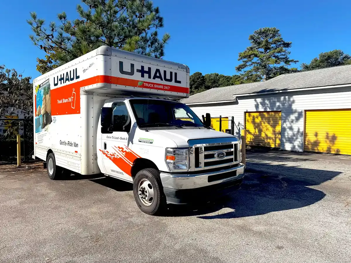 Moving truck